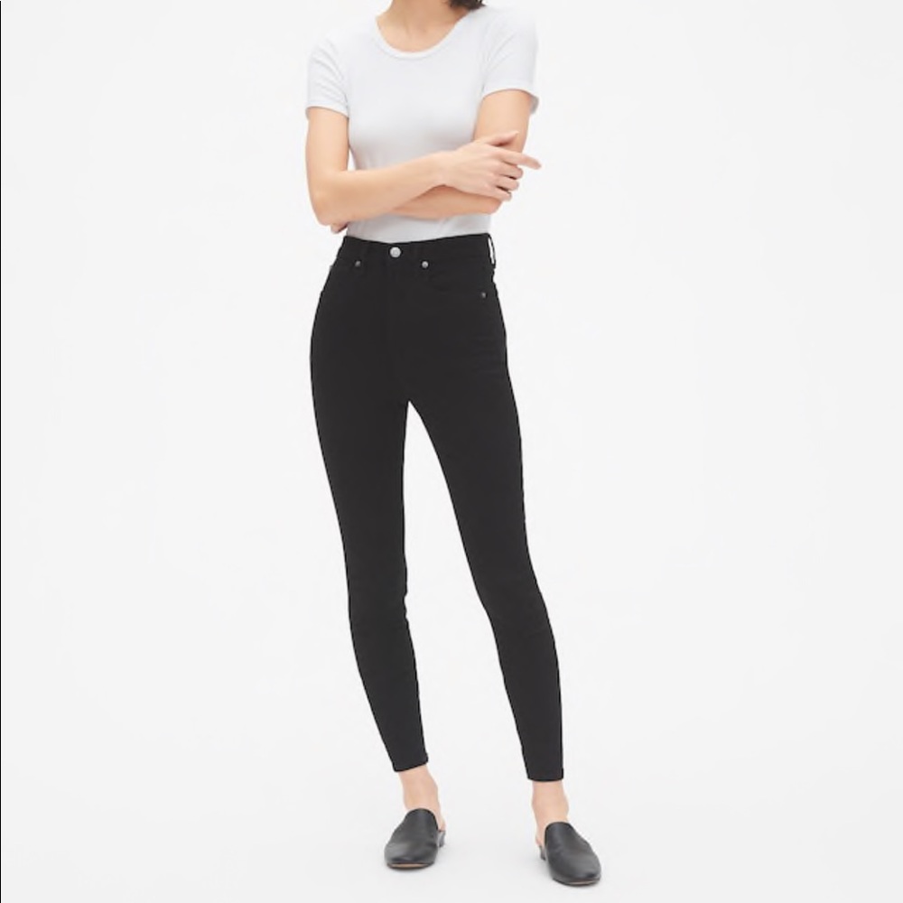 SOLD.   Gap Sky High True Skinny Jeans